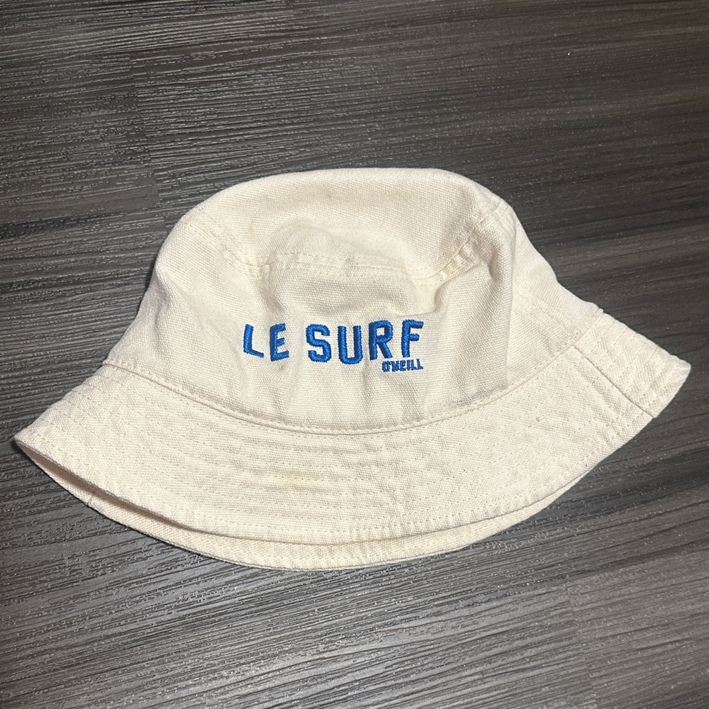 Le Surf X O'Neill Off-White Bucket Hat with blue Logo